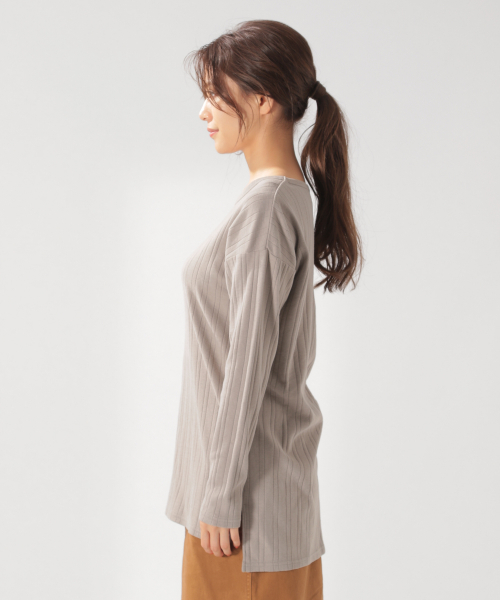 BAYFLOW(ベイフロー)の「リブロングTシャツ(Tシャツ/カットソー・レディース・ブラック/ベージュ/ブラウン/オフホワイト・SMALL/MEDIUM)」の7枚目の写真