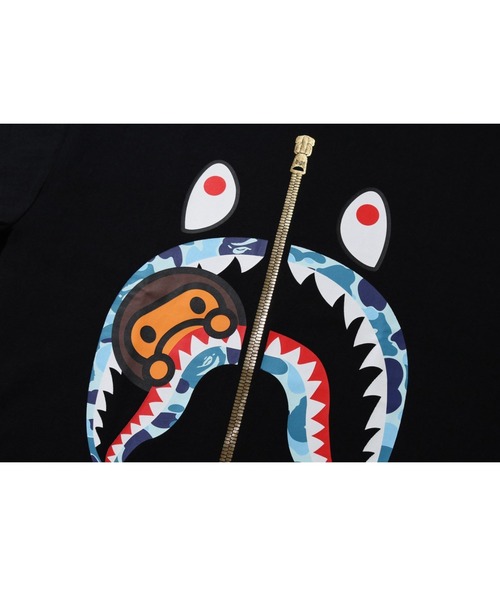 A BATHING APE(アベイシングエイプ)の「ABC CAMO MILO SHARK TEE M(Tシャツ/カットソー・メンズ・ホワイト×グリーン/ホワイト×ネイビー/ブラック×ブルー/ブラック×グリーン/ホワイト×ピンク/ブラック×ピンク・SMALL/MEDIUM/LARGE/X-LARGE/XX-LARGE/XXX-LARGE)」の12枚目の写真