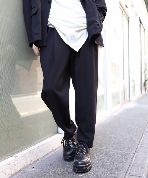 rovtski（ロフトスキー）の「梨地ジャージーテーパードパンツ　セットアップ対応（スラックス・メンズ・ブラック/ブラウン/チャコールアッシュ・MEDIUM/LARGE）」の2枚目の写真