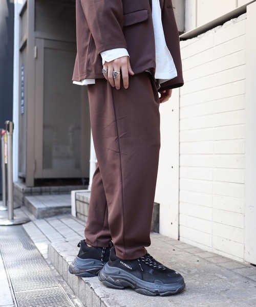 rovtski（ロフトスキー）の「梨地ジャージーテーパードパンツ　セットアップ対応（スラックス・メンズ・ブラック/ブラウン/チャコールアッシュ・MEDIUM/LARGE）」の8枚目の写真