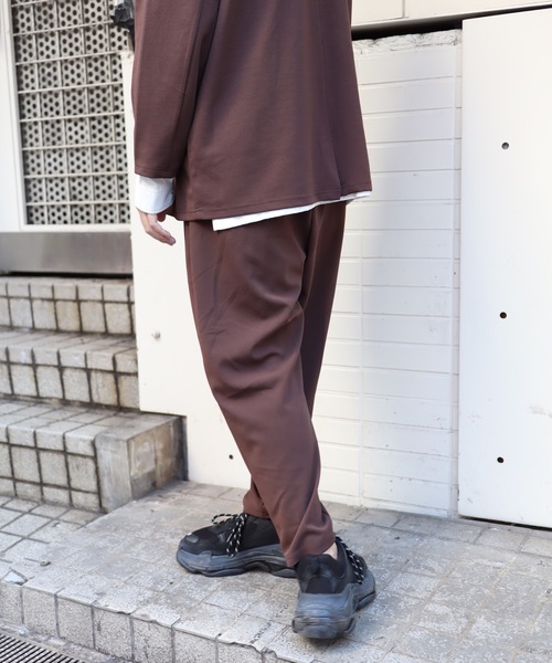 rovtski（ロフトスキー）の「梨地ジャージーテーパードパンツ　セットアップ対応（スラックス・メンズ・ブラック/ブラウン/チャコールアッシュ・MEDIUM/LARGE）」の10枚目の写真