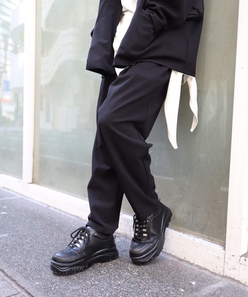 rovtski（ロフトスキー）の「梨地ジャージーテーパードパンツ　セットアップ対応（スラックス・メンズ・ブラック/ブラウン/チャコールアッシュ・MEDIUM/LARGE）」の19枚目の写真