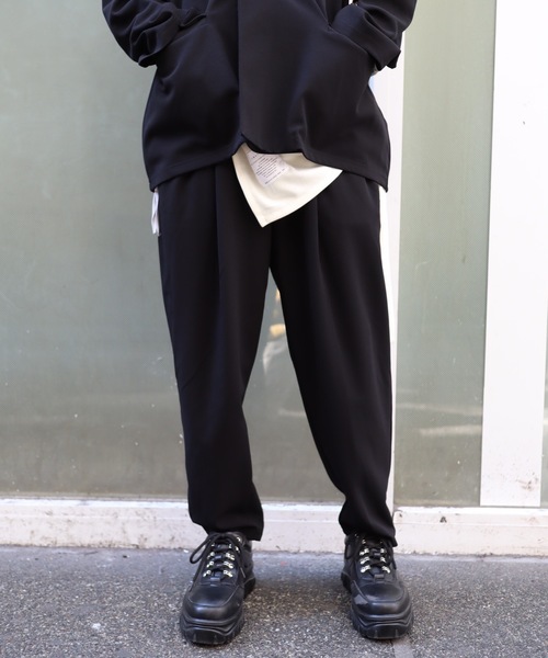rovtski（ロフトスキー）の「梨地ジャージーテーパードパンツ　セットアップ対応（スラックス・メンズ・ブラック/ブラウン/チャコールアッシュ・MEDIUM/LARGE）」の20枚目の写真