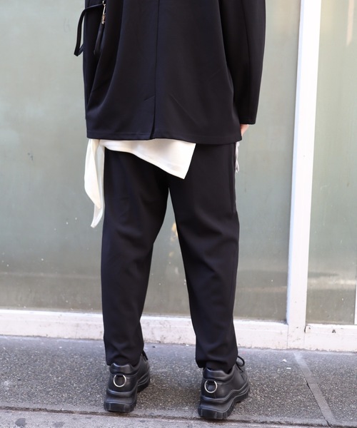 rovtski（ロフトスキー）の「梨地ジャージーテーパードパンツ　セットアップ対応（スラックス・メンズ・ブラック/ブラウン/チャコールアッシュ・MEDIUM/LARGE）」の22枚目の写真