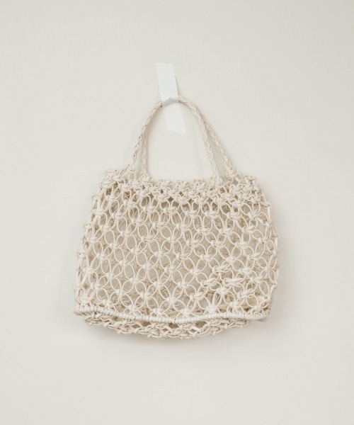 LOWRYS FARM（ローリーズファーム）の「フェイクレザーマクラメＢＡＧ　873640（トートバッグ・レディース・オフホワイト/ブラック/ブルー・FREE）」の2枚目の写真