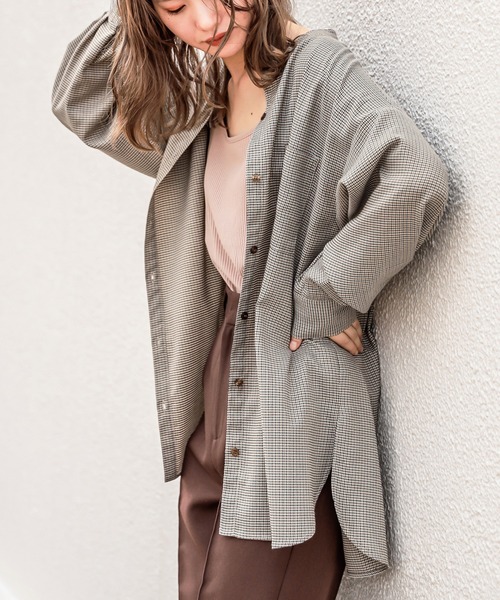 one after another NICE CLAUP（ワンアフターアナザーナイスクラップ）の「ノーカラーゆるシルエットシャツ（シャツ/ブラウス・レディース・ベージュ/ミント/ブラウン系その他/ピンクベージュ/ブラウン系その他2・FREE）」の2枚目の写真