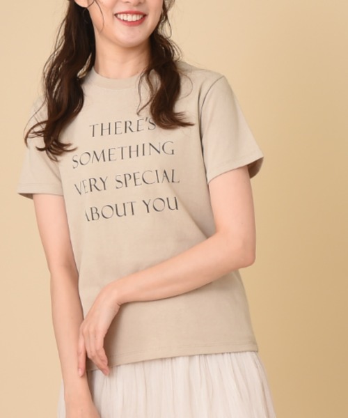 SOMETHING(サムシング)の「【SOMETHING】MESSAGE PRINT T-SHIRT HS(Tシャツ/カットソー・レディース・ホワイト/ベージュ/スモークピンク・FREE)」の1枚目の写真