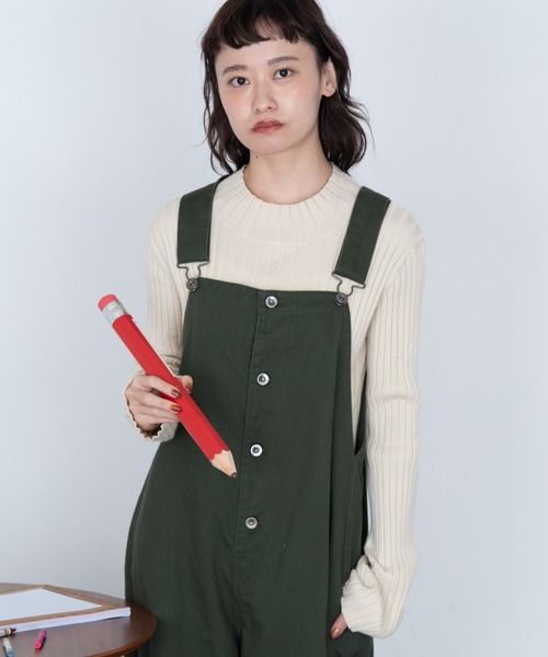 MERLOT(メルロー)の「カラーハイネックニット(ニット/セーター・レディース・アイボリー/オレンジ/グリーン/マスタード/ブラック・FREE)」の2枚目の写真