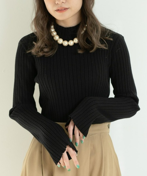 MERLOT(メルロー)の「カラーハイネックニット(ニット/セーター・レディース・アイボリー/オレンジ/グリーン/マスタード/ブラック・FREE)」の3枚目の写真