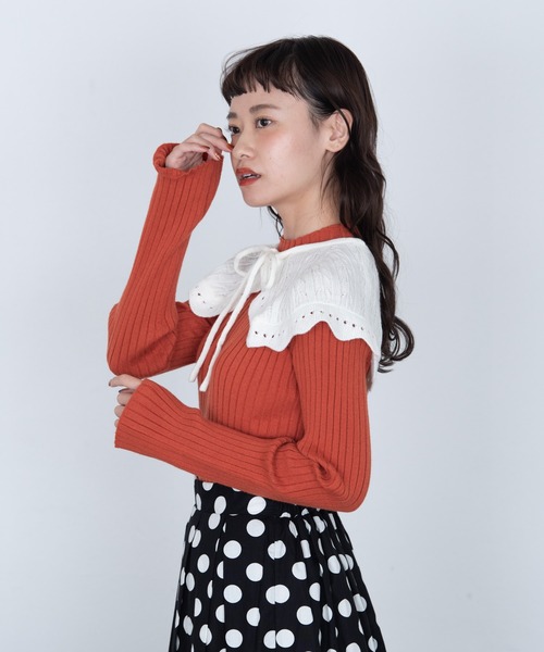 MERLOT(メルロー)の「カラーハイネックニット(ニット/セーター・レディース・アイボリー/オレンジ/グリーン/マスタード/ブラック・FREE)」の14枚目の写真