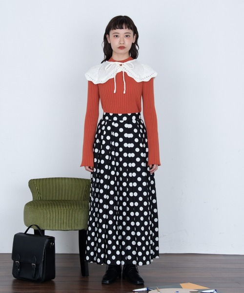 MERLOT(メルロー)の「カラーハイネックニット(ニット/セーター・レディース・アイボリー/オレンジ/グリーン/マスタード/ブラック・FREE)」の13枚目の写真