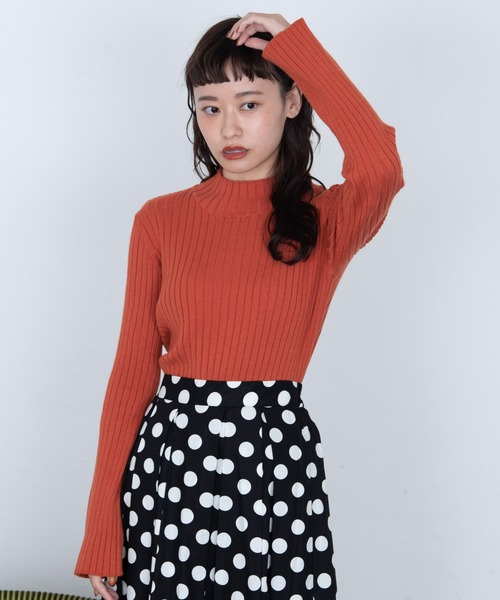 MERLOT(メルロー)の「カラーハイネックニット(ニット/セーター・レディース・アイボリー/オレンジ/グリーン/マスタード/ブラック・FREE)」の19枚目の写真