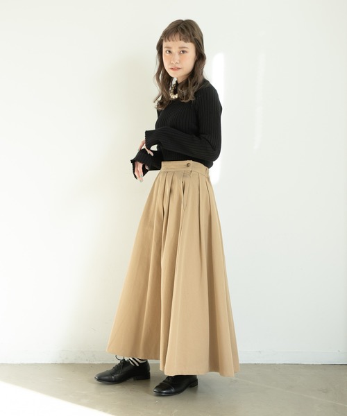 MERLOT(メルロー)の「カラーハイネックニット(ニット/セーター・レディース・アイボリー/オレンジ/グリーン/マスタード/ブラック・FREE)」の9枚目の写真