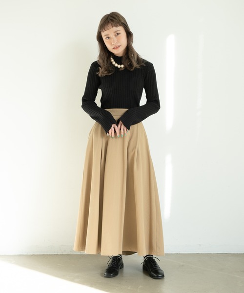 MERLOT(メルロー)の「カラーハイネックニット(ニット/セーター・レディース・アイボリー/オレンジ/グリーン/マスタード/ブラック・FREE)」の8枚目の写真