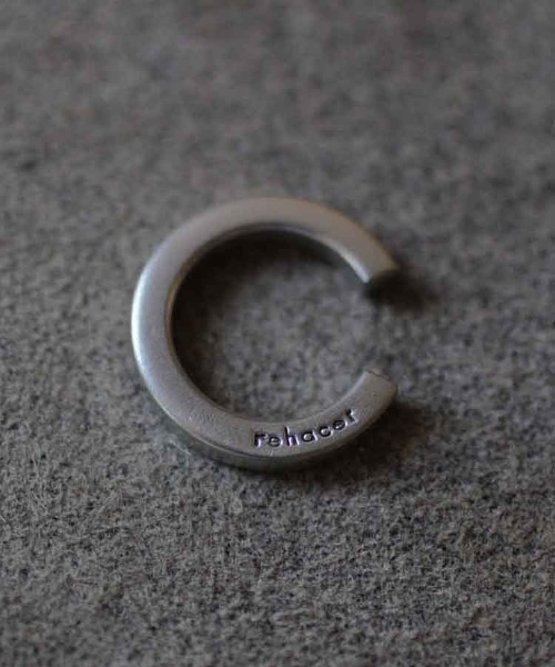 rehacer(レアセル)の「rehacer : × ANIKULAPO / Ear Cuff " flat " / アニクラポ イヤーカフ " フラット "(イヤーカフ・メンズ・シルバー・FREE)」の2枚目の写真