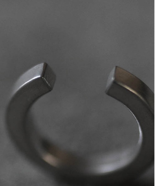 rehacer(レアセル)の「rehacer : × ANIKULAPO / Ear Cuff " flat " / アニクラポ イヤーカフ " フラット "(イヤーカフ・メンズ・シルバー・FREE)」の8枚目の写真