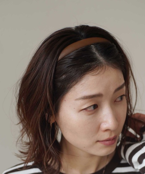 ammy.(エイミードット)の「【 ammy. / エイミードット 】 レザー スリム カチューシャ(カチューシャ・レディース・ブラウン/ベージュ/ブラック/ダークブラウン・FREE)」の5枚目の写真