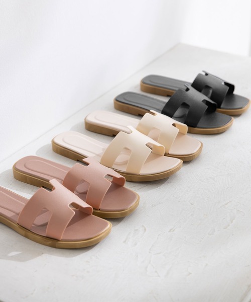 Newlyme（ニューリーミー）の「デザインベルトサンダル（サンダル・レディース・ホワイト/ブラック/ベージュ・MEDIUM/LARGE）」の8枚目の写真