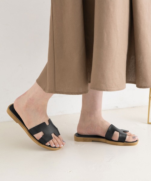 Newlyme（ニューリーミー）の「デザインベルトサンダル（サンダル・レディース・ホワイト/ブラック/ベージュ・MEDIUM/LARGE）」の7枚目の写真