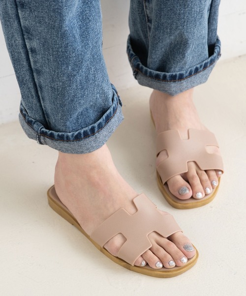 Newlyme（ニューリーミー）の「デザインベルトサンダル（サンダル・レディース・ホワイト/ブラック/ベージュ・MEDIUM/LARGE）」の13枚目の写真