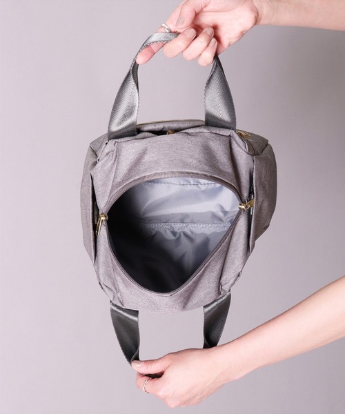 anello(アネロ)の「(LF)【anello】多収納 10ポケット ミニ ボストンバッグ(ショルダーバッグ・レディース・ライトグレー/ベージュ/ネイビー/ブラック・ONE SIZE)」の8枚目の写真