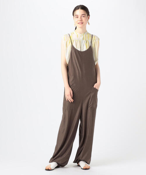 TOMORROWLAND （トゥモローランド）の「スパンデックススエード