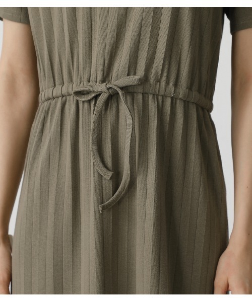 AZUL by moussy(アズールバイマウジー)の「RIB BLOUSING ONEPIECE/リブブラウジングワンピース(ワンピース・レディース・ブラック/ライトベージュ/カーキ/ダークオレンジ・MEDIUM/SMALL)」の8枚目の写真