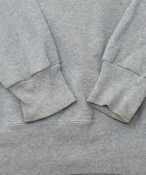 Champion（チャンピオン）の「【ヴィンテージ古着】Champion/チャンピオン ロゴ刺繍 クルーネックスウェット（スウェット・メンズ・グレー・LARGE）」の2枚目の写真