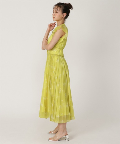 REDYAZEL（レディアゼル）の「シアーピンタックプリーツワンピース（ワンピース・レディース・イエロー/グレー/ネイビー/ミント・SMALL/MEDIUM）」の5枚目の写真