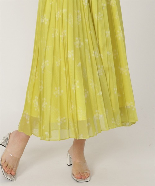 REDYAZEL（レディアゼル）の「シアーピンタックプリーツワンピース（ワンピース・レディース・イエロー/グレー/ネイビー/ミント・SMALL/MEDIUM）」の10枚目の写真
