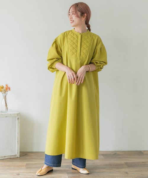 ITEMS URBANRESEARCH（アイテムズ アーバンリサーチ）の「フロントキルトシャツワンピース（シャツワンピース・レディース・オフホワイト/カーキ/マスタード・FREE）」の11枚目の写真