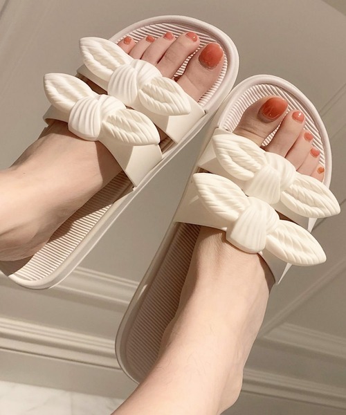 Anuenue（アヌエヌエ）の「リボンモチーフダブルストラップサンダル（サンダル・レディース・ホワイト/ブラック/イエロー・23.0cm/24.0cm/25.0cm）」の12枚目の写真