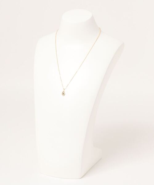 RIVE DROITE(リヴドロワ)の「シンプルながらも存在感のある ワントップショートネックレス(ネックレス・レディース・シルバー/ゴールド・FREE)」の4枚目の写真