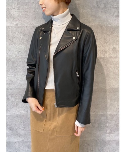 RIVE DROITE(リヴドロワ)の「シンプルながらも存在感のある ワントップショートネックレス(ネックレス・レディース・シルバー/ゴールド・FREE)」の9枚目の写真