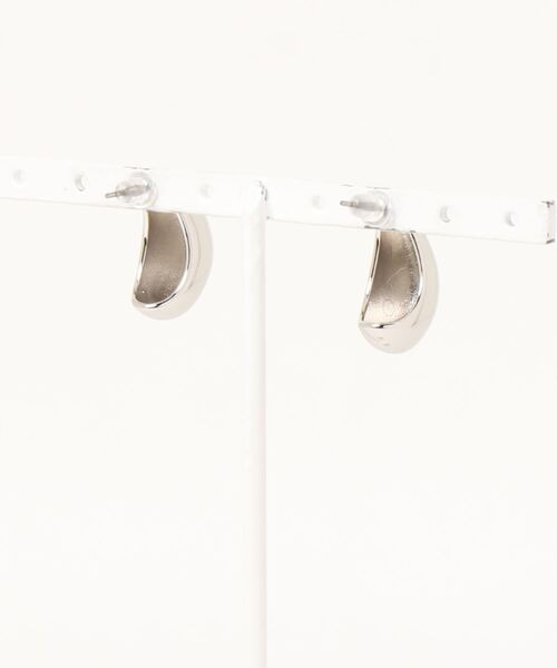 EVRIS（エヴリス）の「SMALL DROP ピアス（ピアス（両耳用）・レディース・シルバー/ゴールド・FREE）」の3枚目の写真