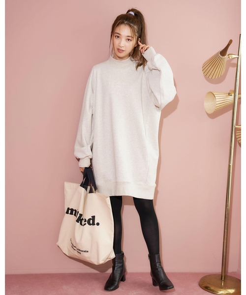 MILKFED.(ミルクフェド)の「MINI EMBROIDERED SWEAT DRESS(ワンピース・レディース・ベージュ/オフホワイト/ブラック/ライトグリーン・ONE SIZE)」の2枚目の写真