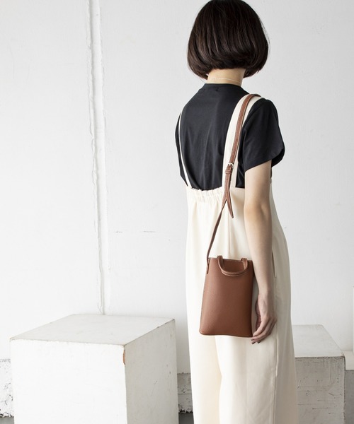 Kari & lili（カウリアンドリィリィ）の「square mini shoulder（ショルダーバッグ・レディース・ブラック/ブラウン/グリーン・FREE）」の2枚目の写真