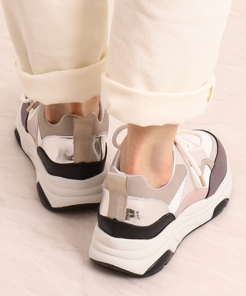 +diana（プラスダイアナ）の「【HIT ITEM】大人ダッドスニーカー（スニーカー・レディース・ホワイト/ベージュ×ブラック/ベージュ系その他/カーキ系/ブラック/パープル/ダークベージュ/ホワイト×ブラック/グレー・22/25.5/25/23.5/22.5/21.5/24/24.5/23/22.0cm/23.0cm/25.0cm/22.5cm/23.5cm/24.5cm/24.0cm/21.5cm/25.5cm）」の22枚目の写真