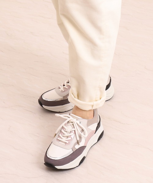 +diana（プラスダイアナ）の「【HIT ITEM】大人ダッドスニーカー（スニーカー・レディース・ホワイト/ベージュ×ブラック/ベージュ系その他/カーキ系/ブラック/パープル/ダークベージュ/ホワイト×ブラック/グレー・22/25.5/25/23.5/22.5/21.5/24/24.5/23/22.0cm/23.0cm/25.0cm/22.5cm/23.5cm/24.5cm/24.0cm/21.5cm/25.5cm）」の20枚目の写真