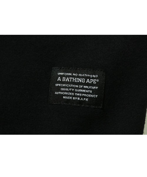 A BATHING APE(アベイシングエイプ)の「MILITARY PADDED RELAXED CREWNECK M(スウェット・メンズ・ブラック/グレー・SMALL/MEDIUM/X-LARGE/LARGE/XX-LARGE)」の6枚目の写真