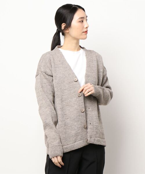 Kerrywoollenmills（ケリーウーレンミルズ）の「Plain Stitch V-Neck Cardigan（カーディガン/ボレロ・レディース・パープル系その他/オートミール/ブルー系その他/ホワイト系その他/ブラック系その他・36/38/40）」の19枚目の写真