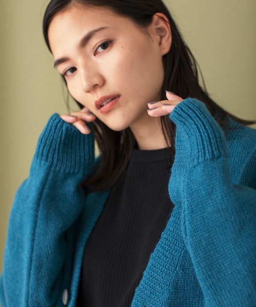 Kerrywoollenmills（ケリーウーレンミルズ）の「Plain Stitch V-Neck Cardigan（カーディガン/ボレロ・レディース・パープル系その他/オートミール/ブルー系その他/ホワイト系その他/ブラック系その他・36/38/40）」の8枚目の写真