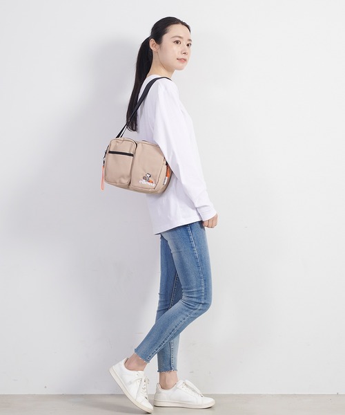 ellesse（エレッセ）の「【エレッセ×スヌーピー】スヌーピーコラボ ダブルポケット 横型 ショルダーバッグ（ショルダーバッグ・レディース・ネイビー/ベージュ/ブラック・FREE）」の13枚目の写真