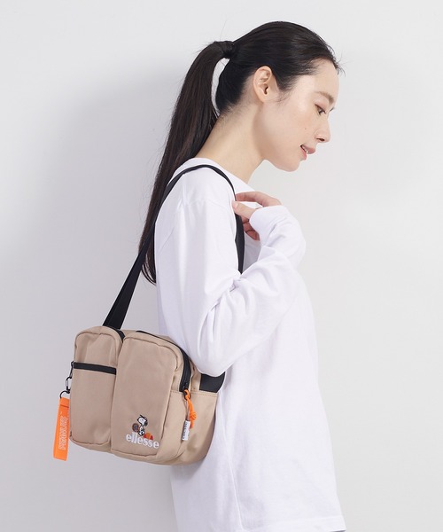 ellesse（エレッセ）の「【エレッセ×スヌーピー】スヌーピーコラボ ダブルポケット 横型 ショルダーバッグ（ショルダーバッグ・レディース・ネイビー/ベージュ/ブラック・FREE）」の12枚目の写真