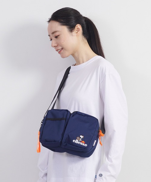 ellesse（エレッセ）の「【エレッセ×スヌーピー】スヌーピーコラボ ダブルポケット 横型 ショルダーバッグ（ショルダーバッグ・レディース・ネイビー/ベージュ/ブラック・FREE）」の14枚目の写真
