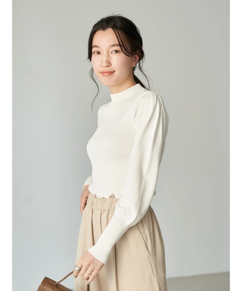 earth music&ecology（アースミュージックアンドエコロジー）の「パフスリーブニットプルオーバー*（ニット/セーター・レディース・ブラック/アイボリー/グレイッシュベージュ・FREE）」の4枚目の写真