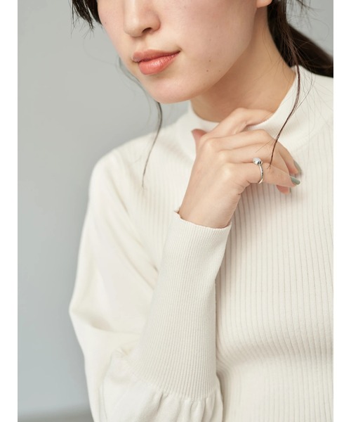 earth music&ecology（アースミュージックアンドエコロジー）の「パフスリーブニットプルオーバー*（ニット/セーター・レディース・ブラック/アイボリー/グレイッシュベージュ・FREE）」の10枚目の写真