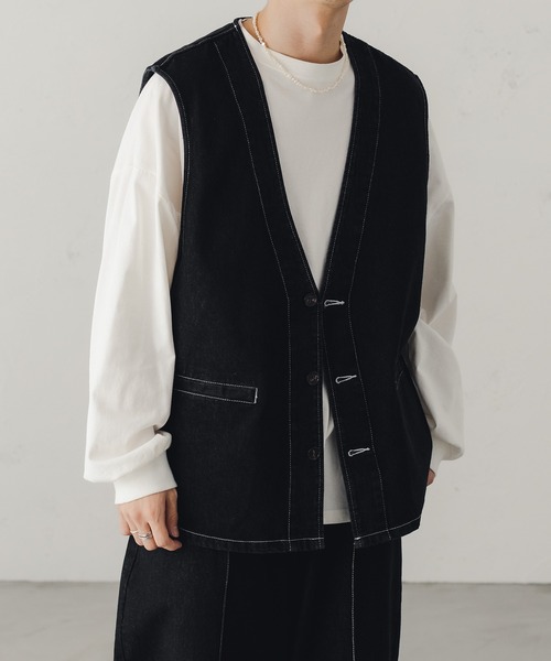 epnok（エプノック）の「ノーカラーデニムジレベスト（ベスト・メンズ・ブラック/ナチュラル/ダークインディゴブルー・LARGE/MEDIUM/SMALL）」の2枚目の写真