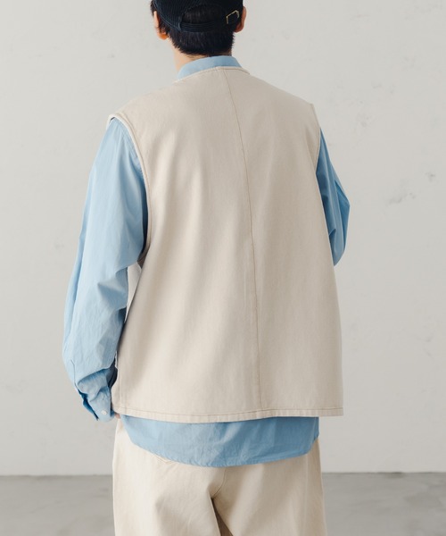 epnok（エプノック）の「ノーカラーデニムジレベスト（ベスト・メンズ・ブラック/ナチュラル/ダークインディゴブルー・LARGE/MEDIUM/SMALL）」の22枚目の写真