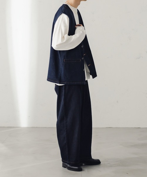 epnok（エプノック）の「ノーカラーデニムジレベスト（ベスト・メンズ・ブラック/ナチュラル/ダークインディゴブルー・LARGE/MEDIUM/SMALL）」の10枚目の写真